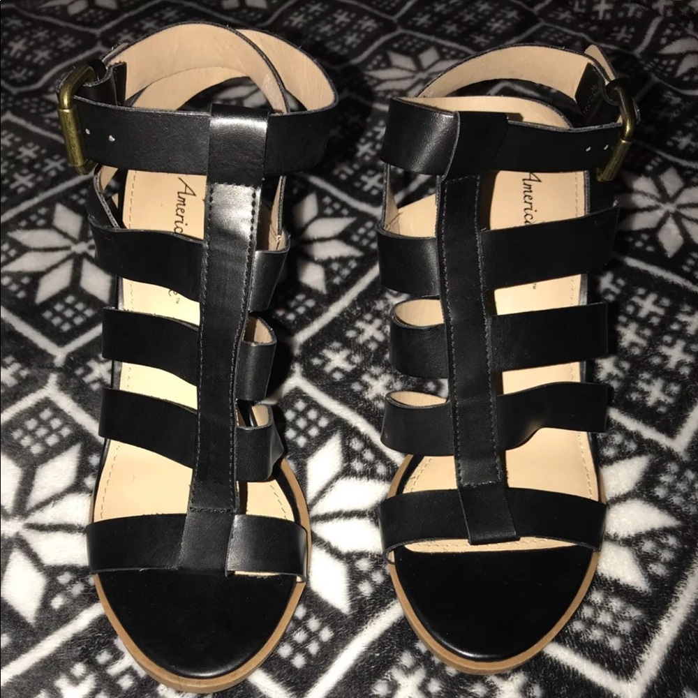 Black heel sandals